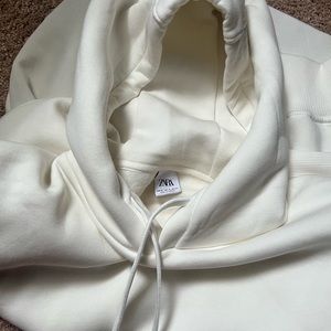 Men’s Zara sweatshirt